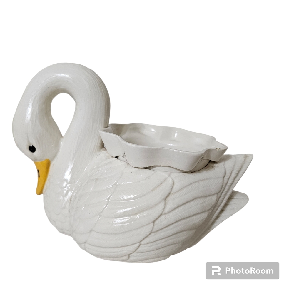 Vintage 1984 Gator Mold Co Ceramic Swan Planter Vase White